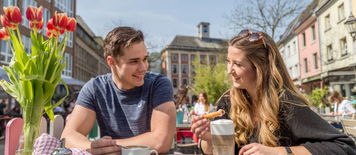 Café_Paar_Markt © Melanie Stegemann 